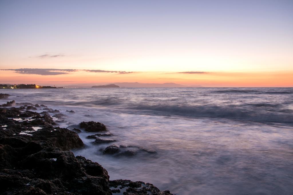 Ocean Waves Hotel Chania  ภายนอก รูปภาพ