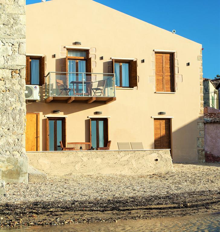 Ocean Waves Hotel Chania  ภายนอก รูปภาพ